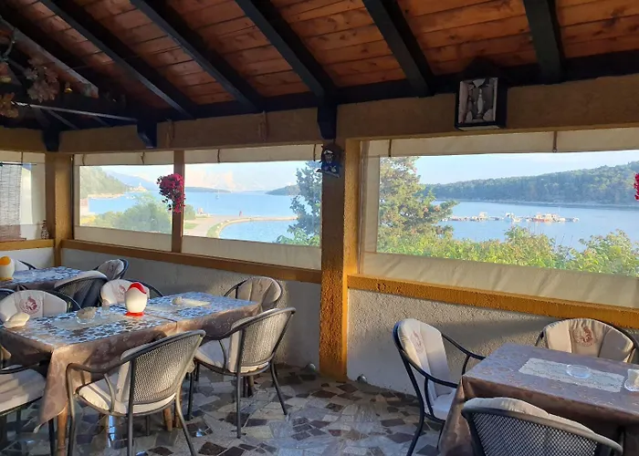 Apartments Ivi - 50 M From Sea
