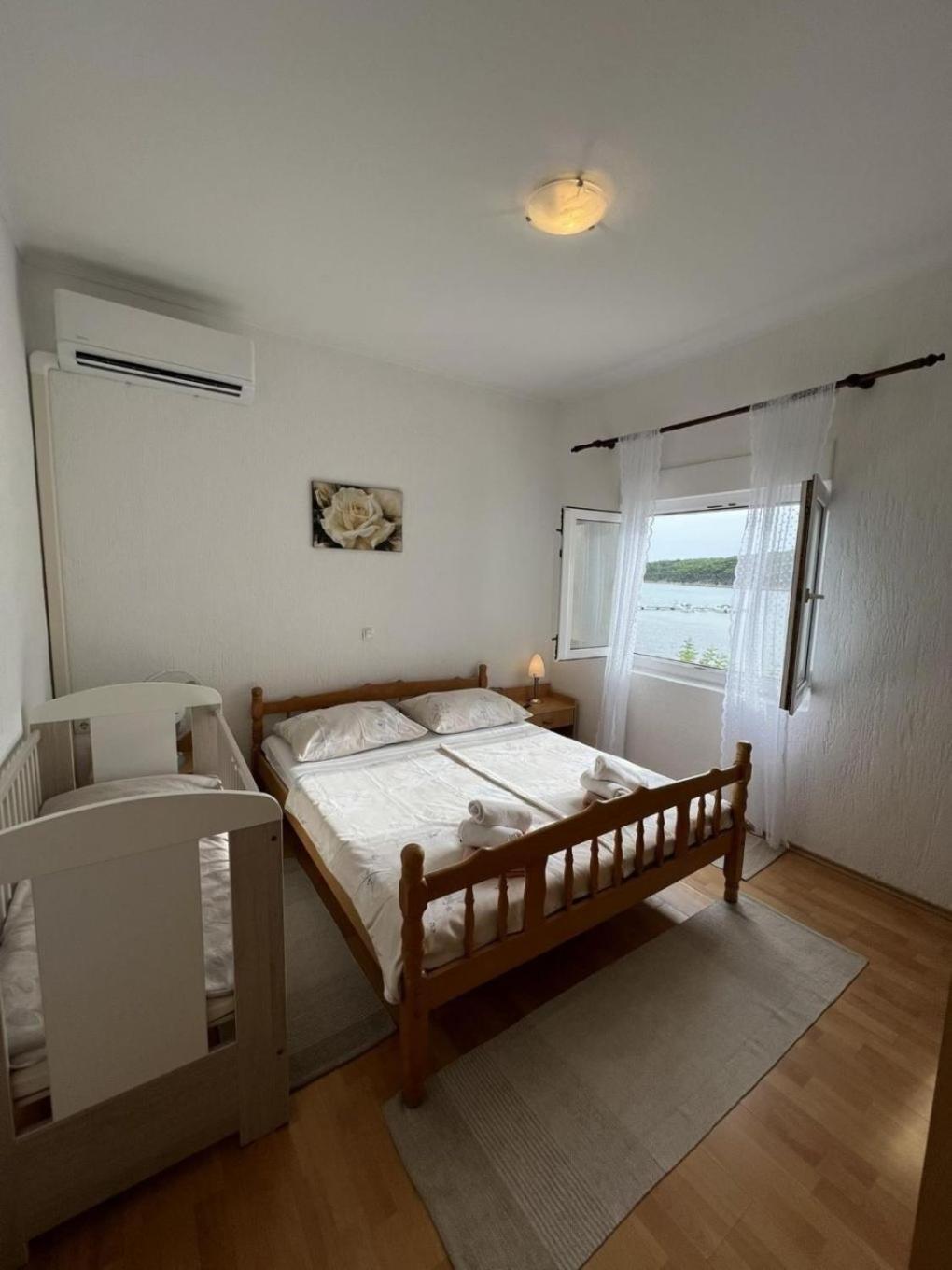 Ivi - 50 M From Sea Apartman Kampor