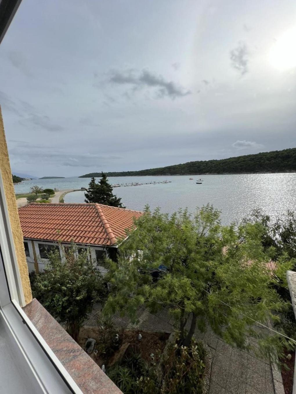 Apartman Ivi - 50 M From Sea Kampor
